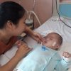 bé 9 tháng tuổi tím tái ngất lịm sau mũi tiêm của y sĩ