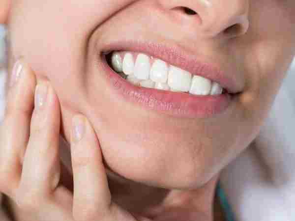 Tìm hiểu về nguyên nhân, biến chứng và cách chăm sóc sau khi nhổ răng khôn