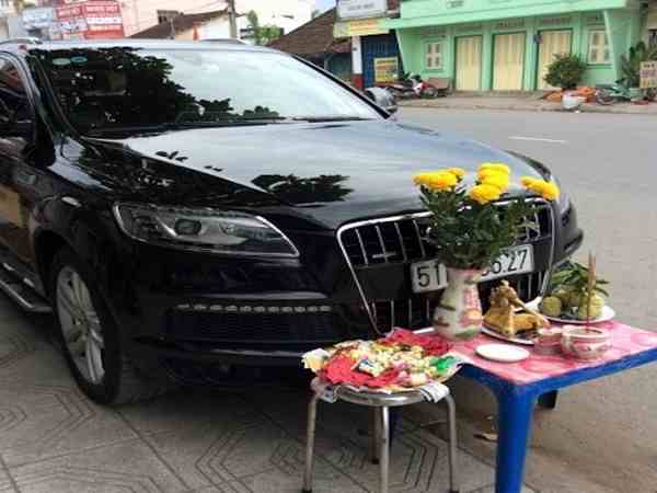 Cách sắm lễ và bài văn khấn cúng xe 