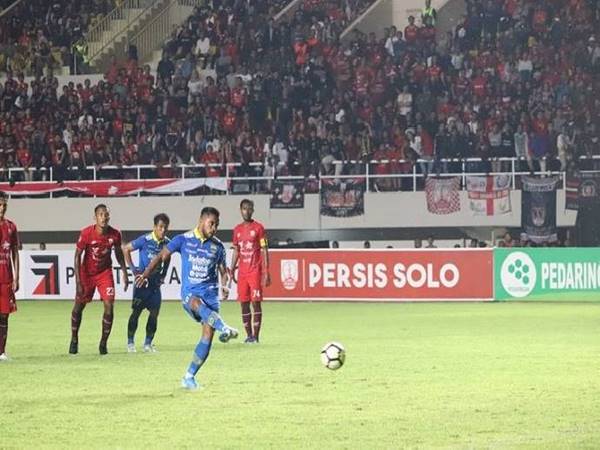 Soi kèo bóng đá Persib Bandung vs Persis Solo, 20h30 ngày 4/4
