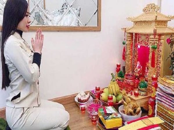 Đọc bài văn khấn thần tài hàng ngày với mong muốn thu hút tài lộc, may mắn