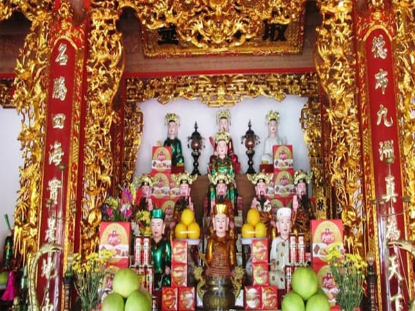 Văn khấn ban Mẫu ở Chùa