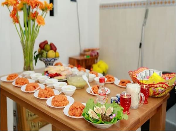 Chuẩn bị Mâm cúng Phật và gia tiên trong lễ cúng đầy tháng cho bé gái