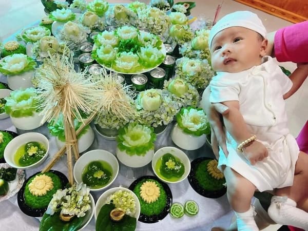 Cúng đầy tháng cho bé gái cần chuẩn bị những lễ vật gì