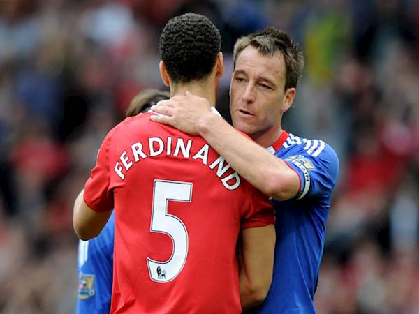 Rio Ferdinand và John Terry là những trung vệ Anh nổi bật